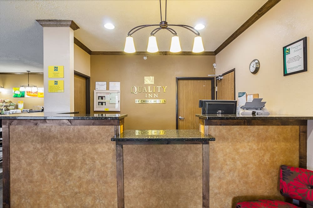 Econo Lodge Luverne I-90 2
