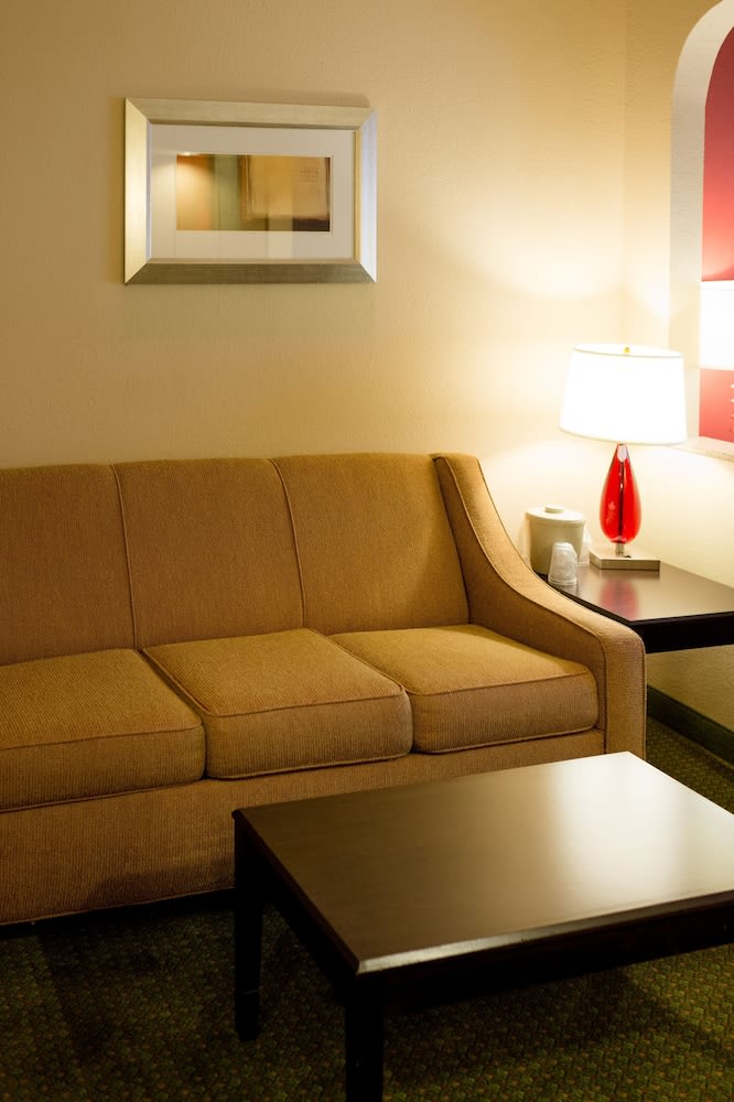 Holiday Inn Express & Suites OXFORD by IHG 2