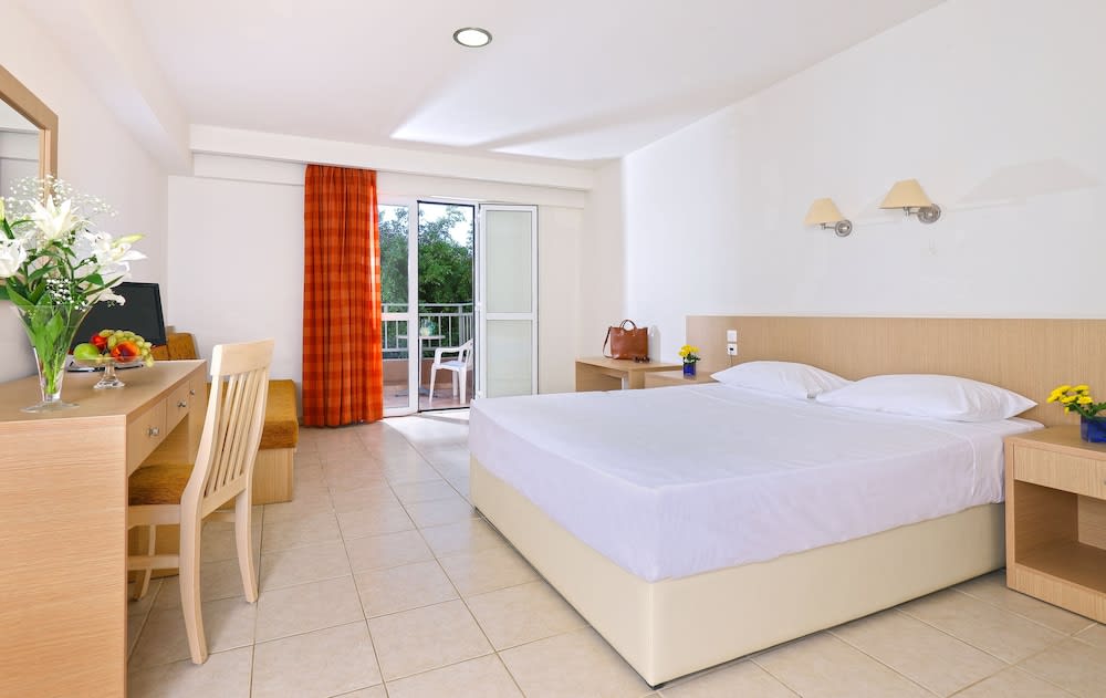 Cosman Hotel Apartments 5