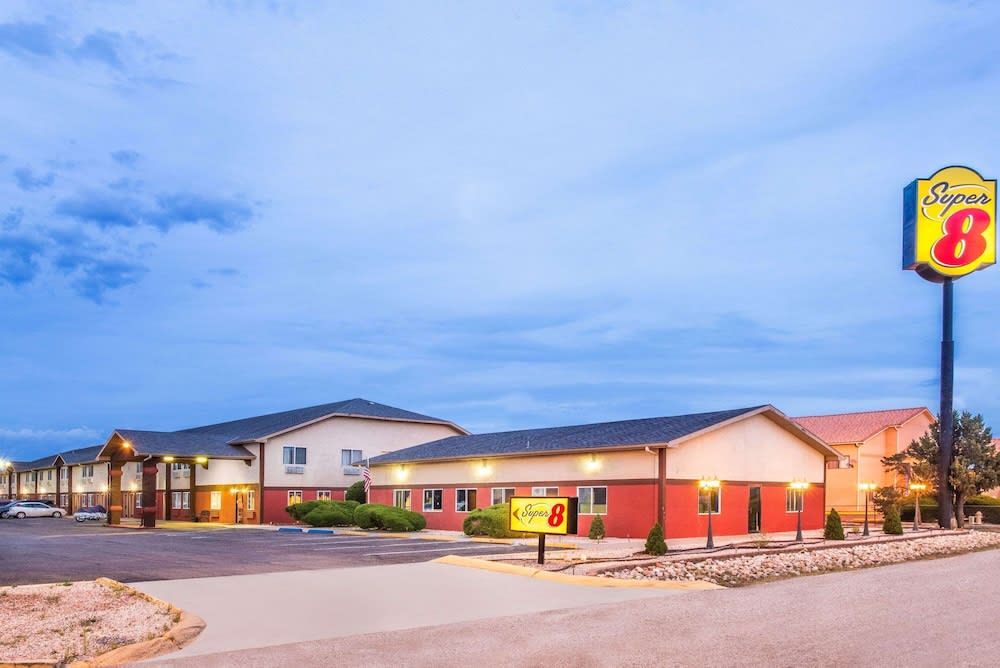 Super 8 by Wyndham Grants 1