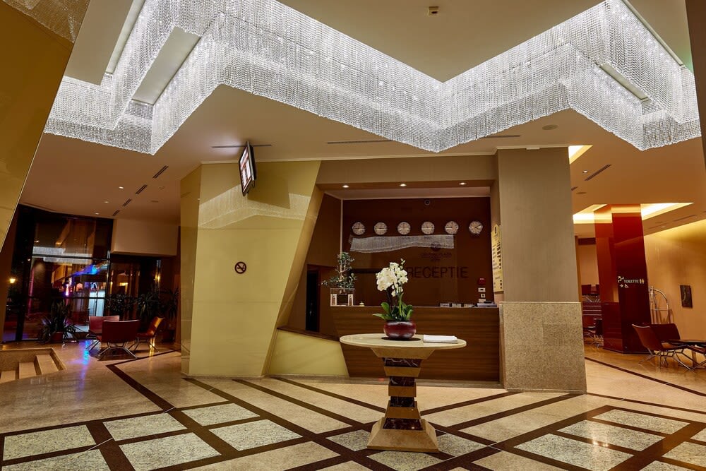 Central Plaza Hotel 2