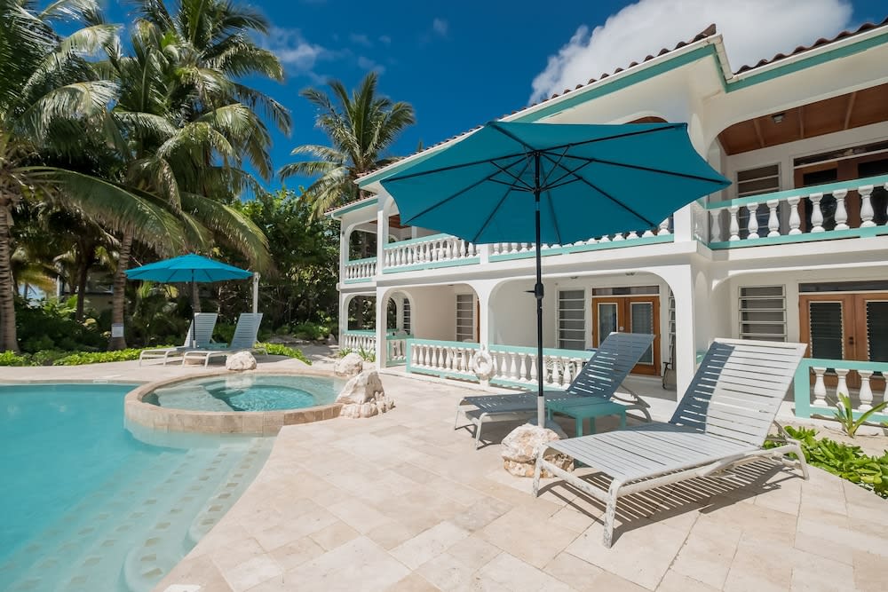 Coral Bay Villas - Lionfish Suite 1