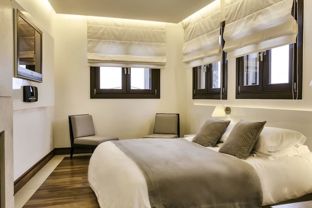 12 Months Luxury Resort 5