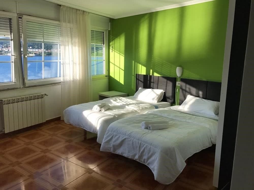 Hotel Corcubión Playa de Quenxe 5