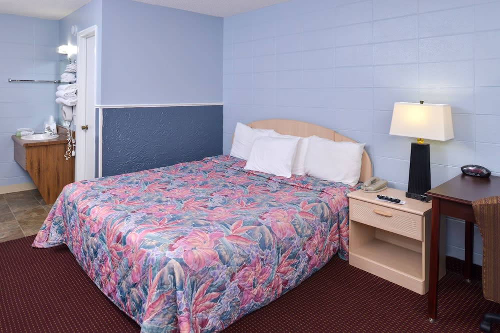 Americas Best Value Inn & Suites, Near The Titanic Museum on 76, Branson Best deals