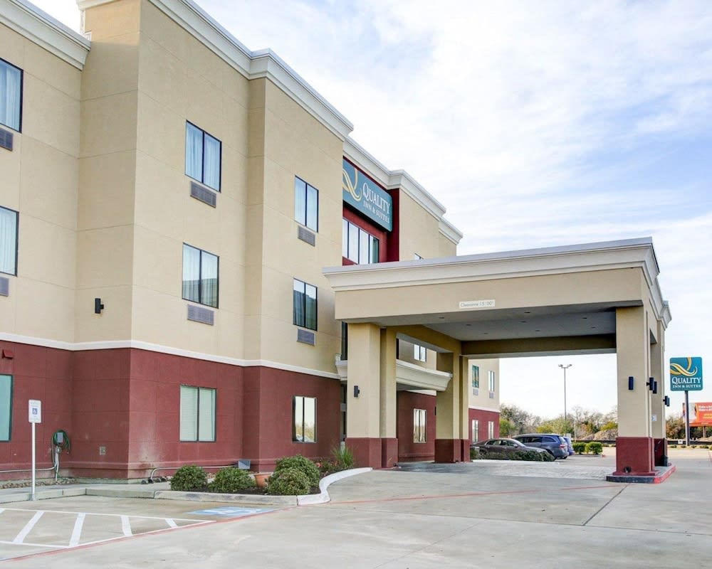 Quality Inn & Suites Bryan-College Station 1