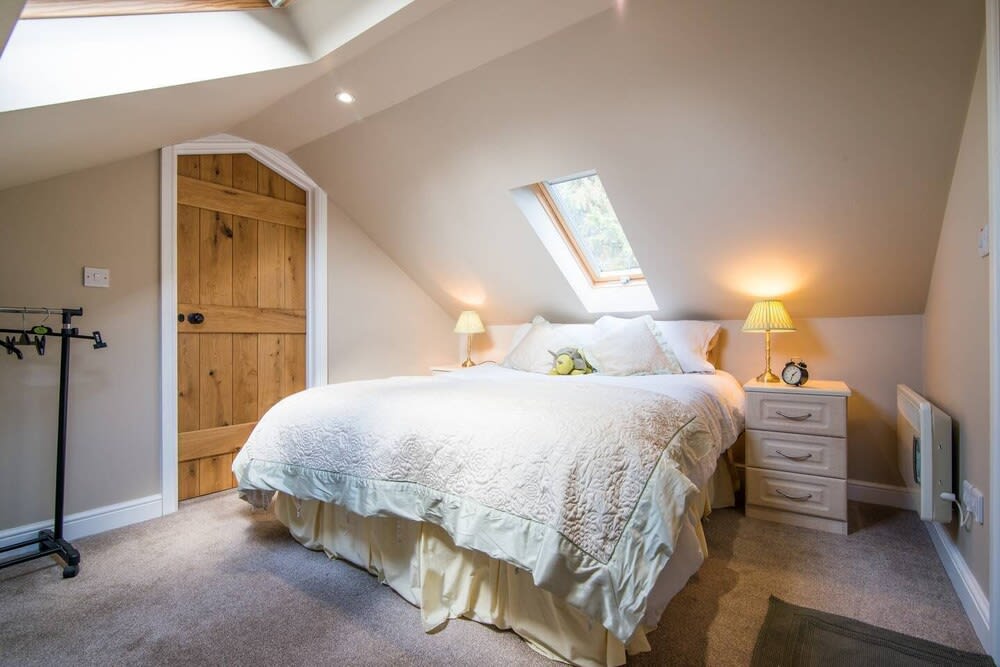 Super Spacious Barn Conversion With Free Wifi, Netflix Fireplace 2