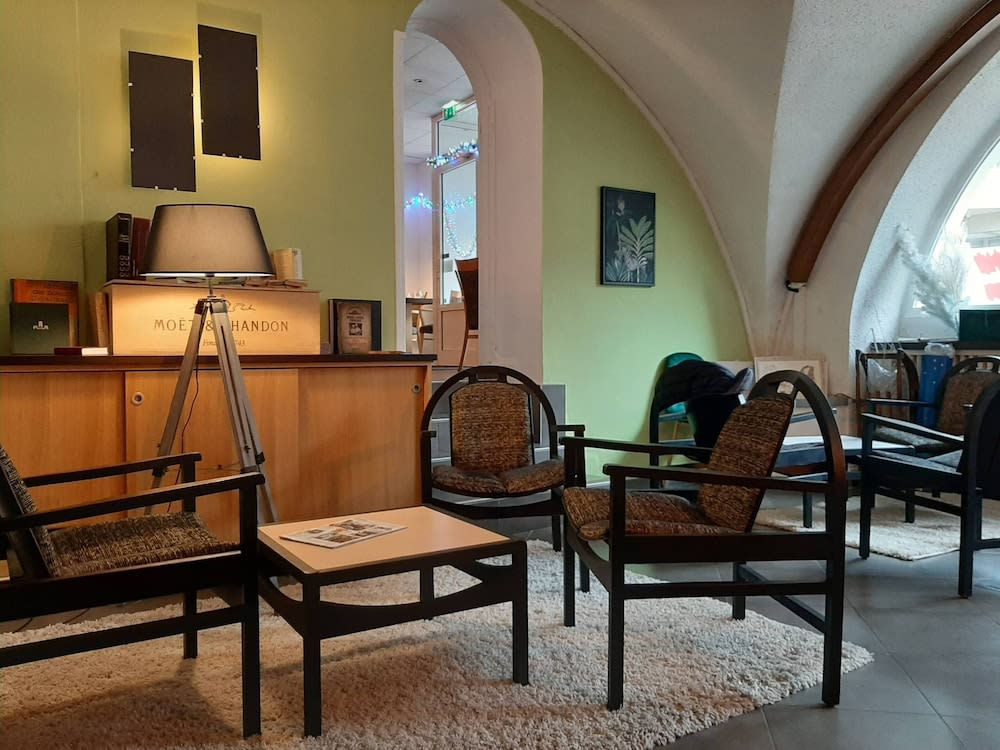 Savoy Hotel & Restaurant 2