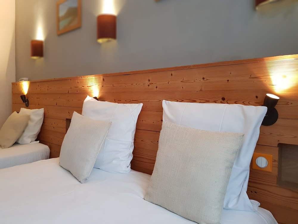 Savoy Hotel & Restaurant 5