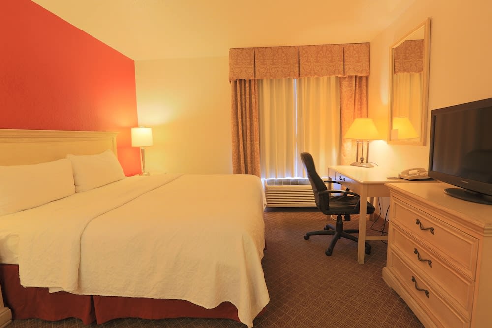 Days Inn by Wyndham Calumet Park 2
