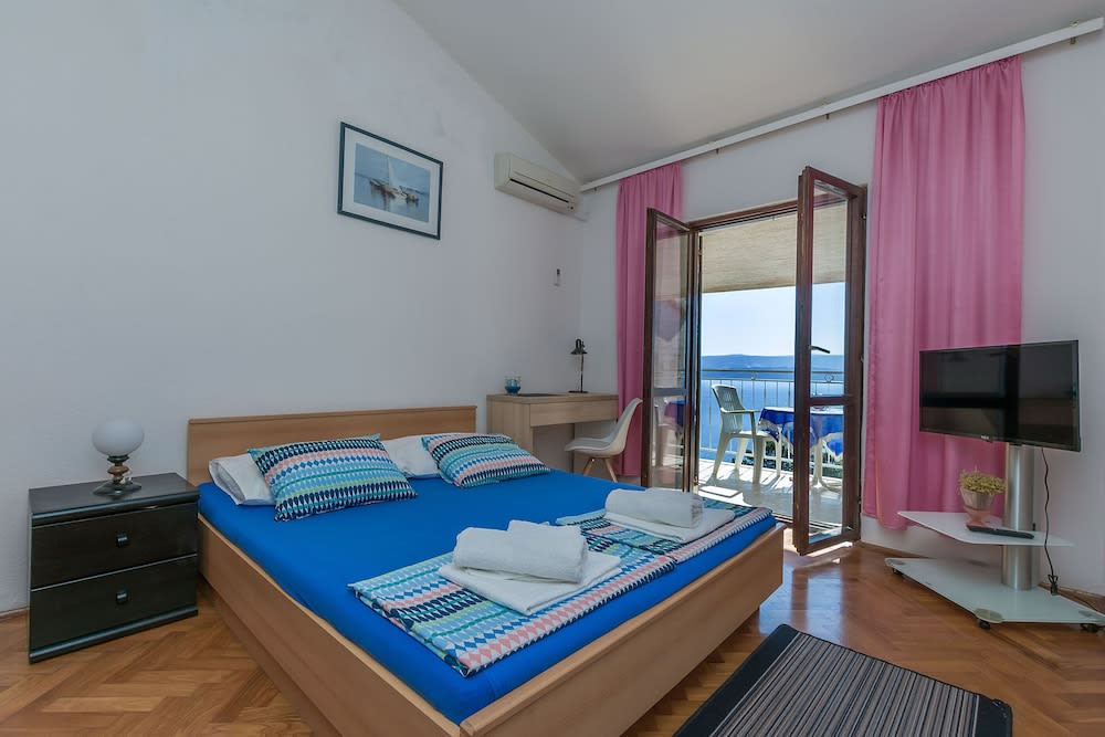Apartments Maras 2