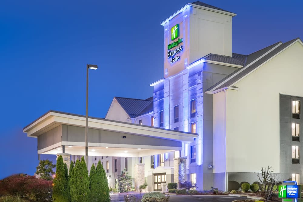 Holiday Inn Express Hotel & Suites Louisville East by IHG 1