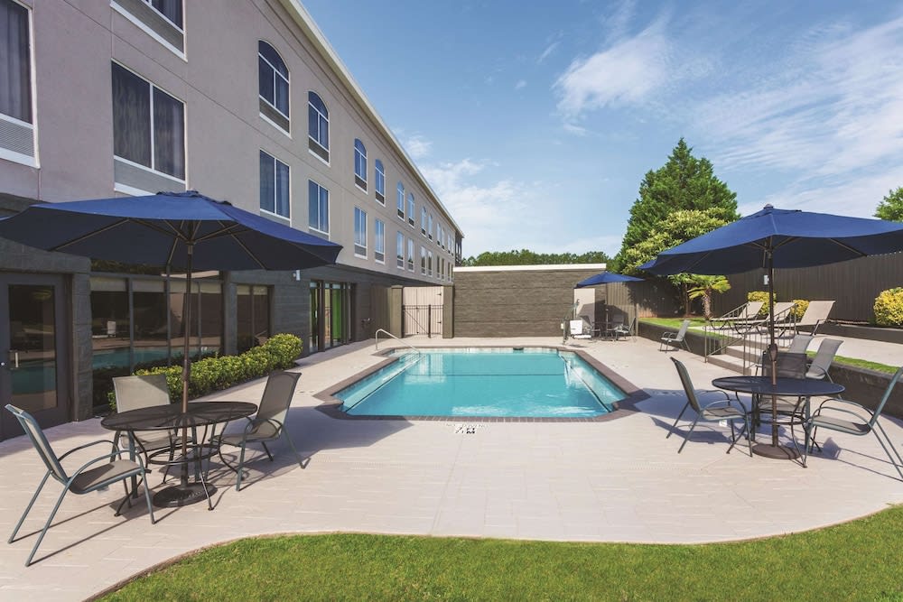 La Quinta by Wyndham Columbus North 1