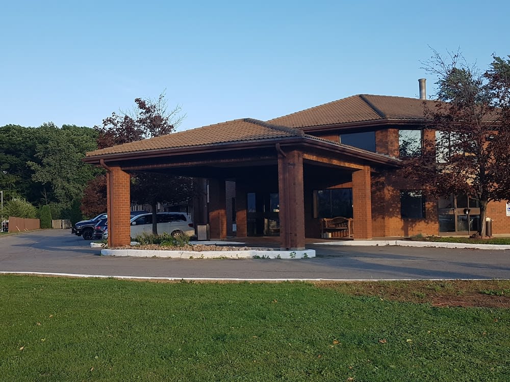 Travelodge by Wyndham Welland 1