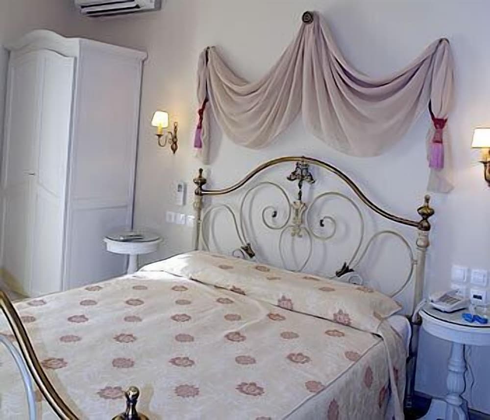 Angelica Traditional Boutique Hotel 5