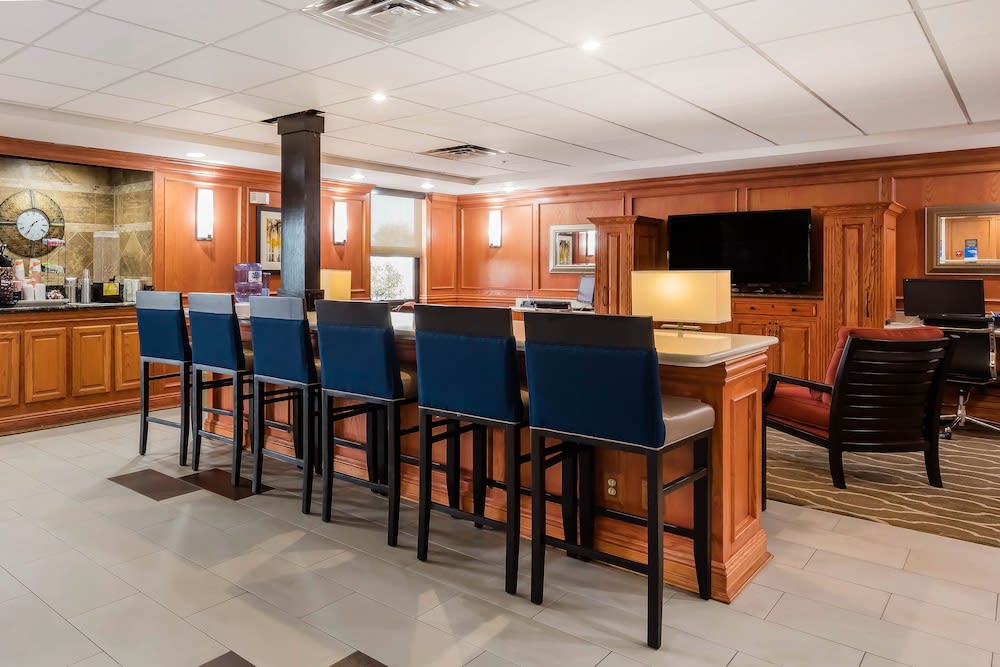Comfort Inn & Suites Little Rock Airport 2