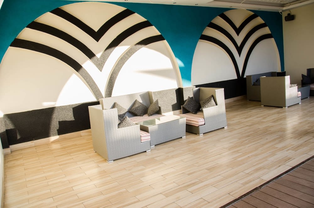 Best Western Plus Meridian Hotel 5