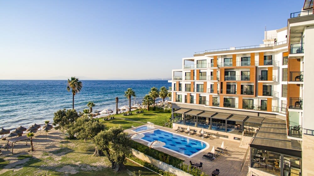 Maia Luxury Beach Hotel & Spa 1