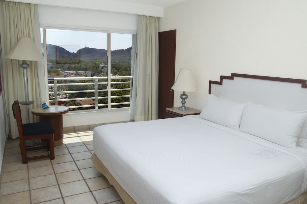 Emporio Ixtapa - with Optional All Inclusive 2