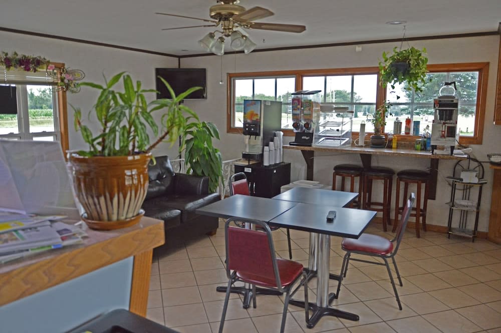 Americas Best Value Inn Suburban 2