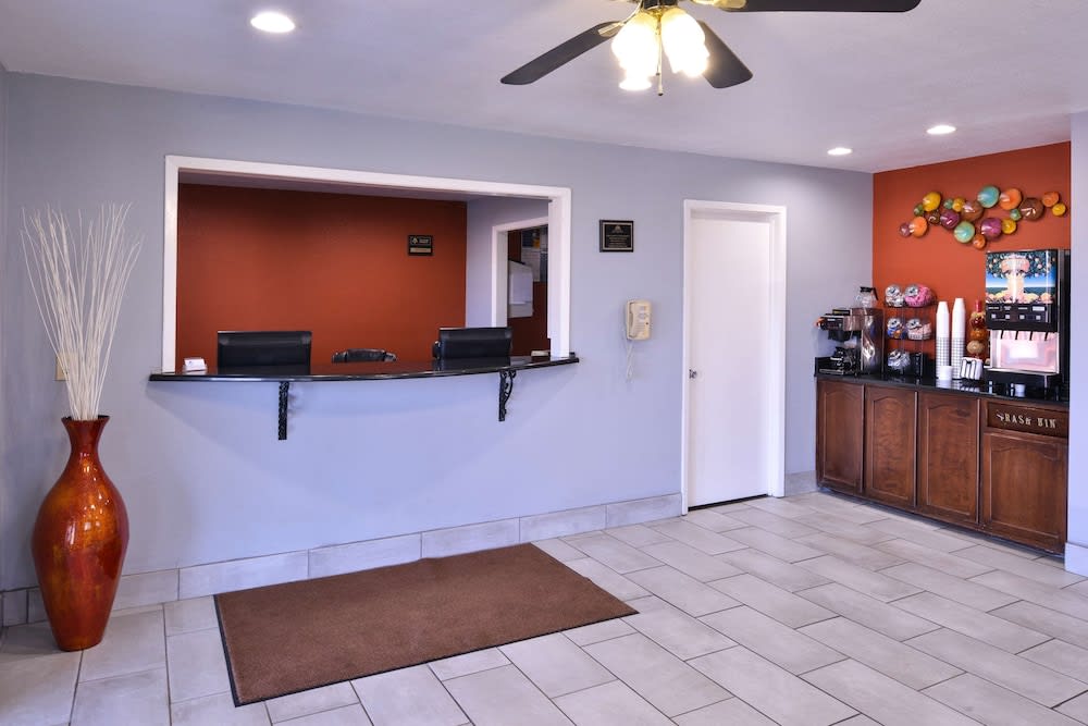 Americas Best Value Inn - Batesville 2
