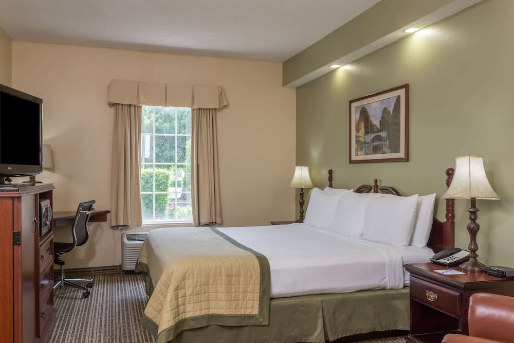 Baymont by Wyndham Lakeland 2