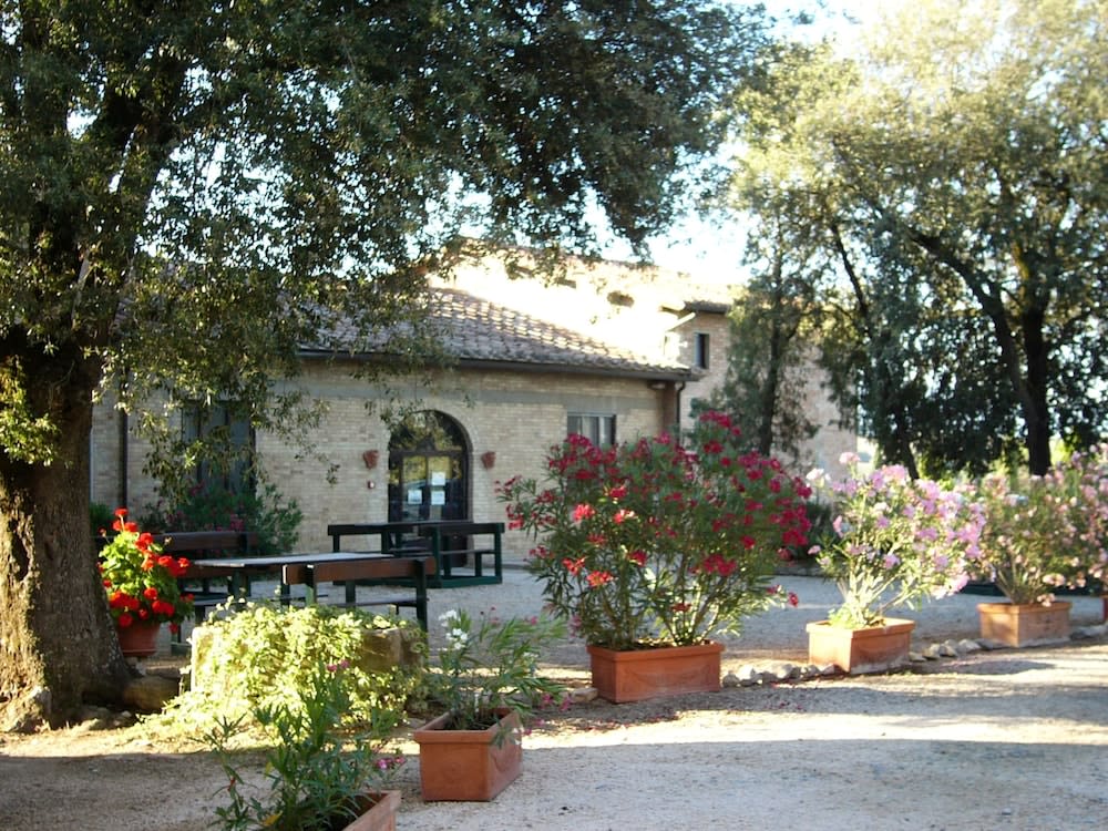 Fattoria Pieve a Salti 1