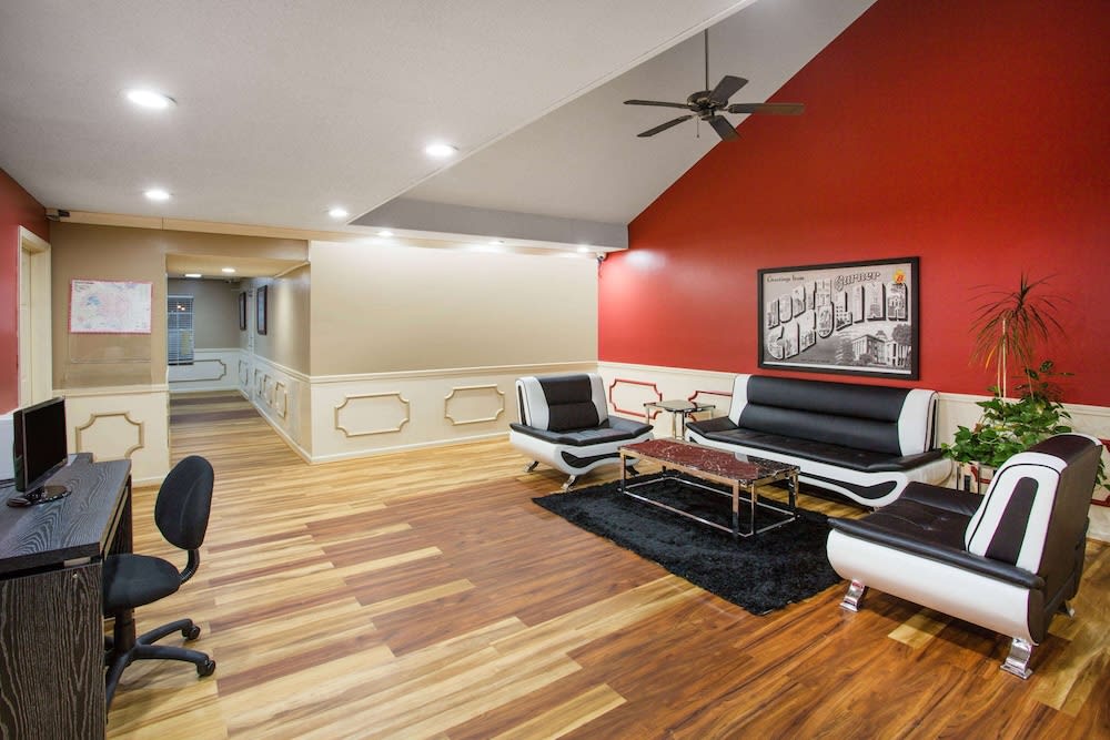 Super 8 by Wyndham Garner/Clayton/Raleigh 2