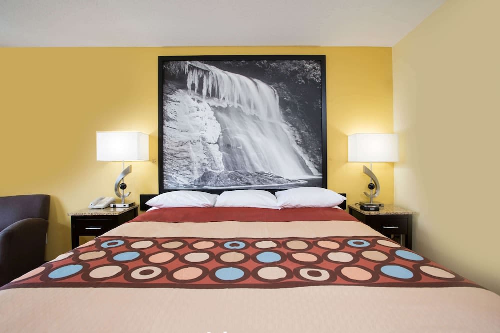 Super 8 by Wyndham Garner/Clayton/Raleigh 5