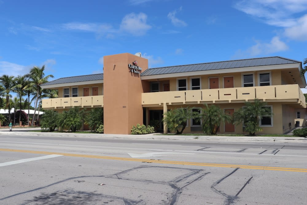 Curtis Inn & Suites 1
