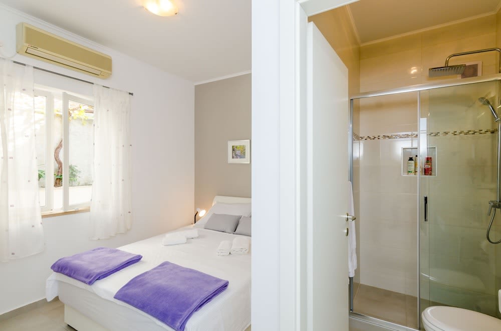 Rooms Batina 2