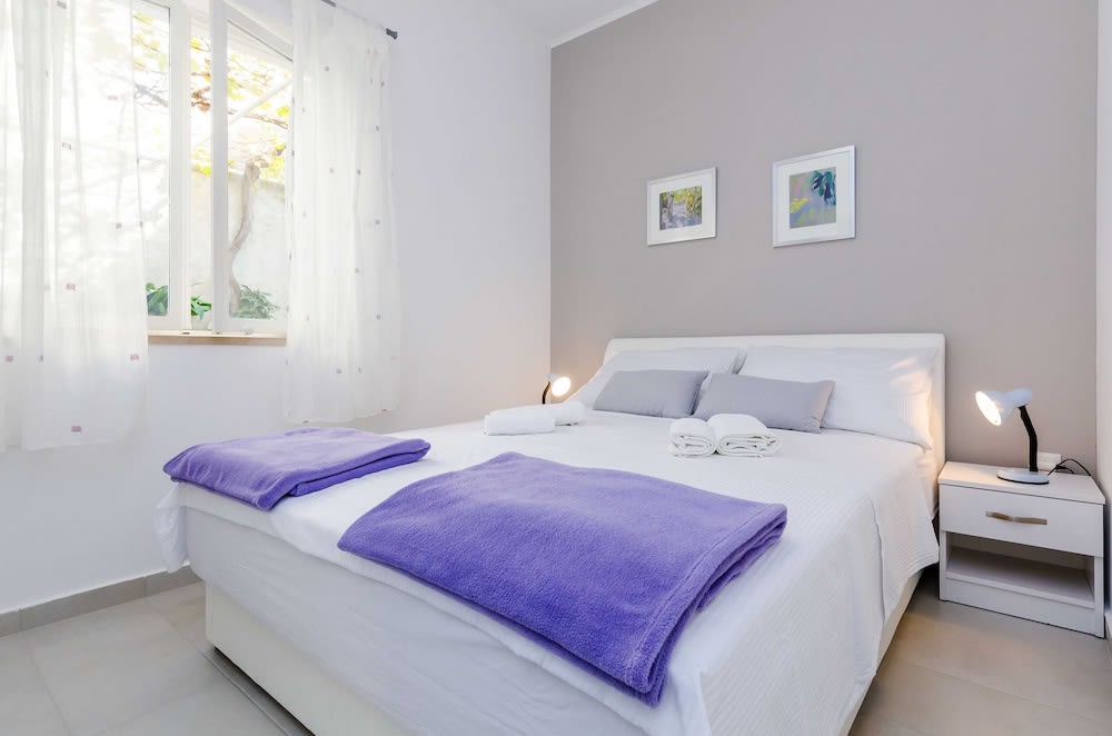 Rooms Batina 1