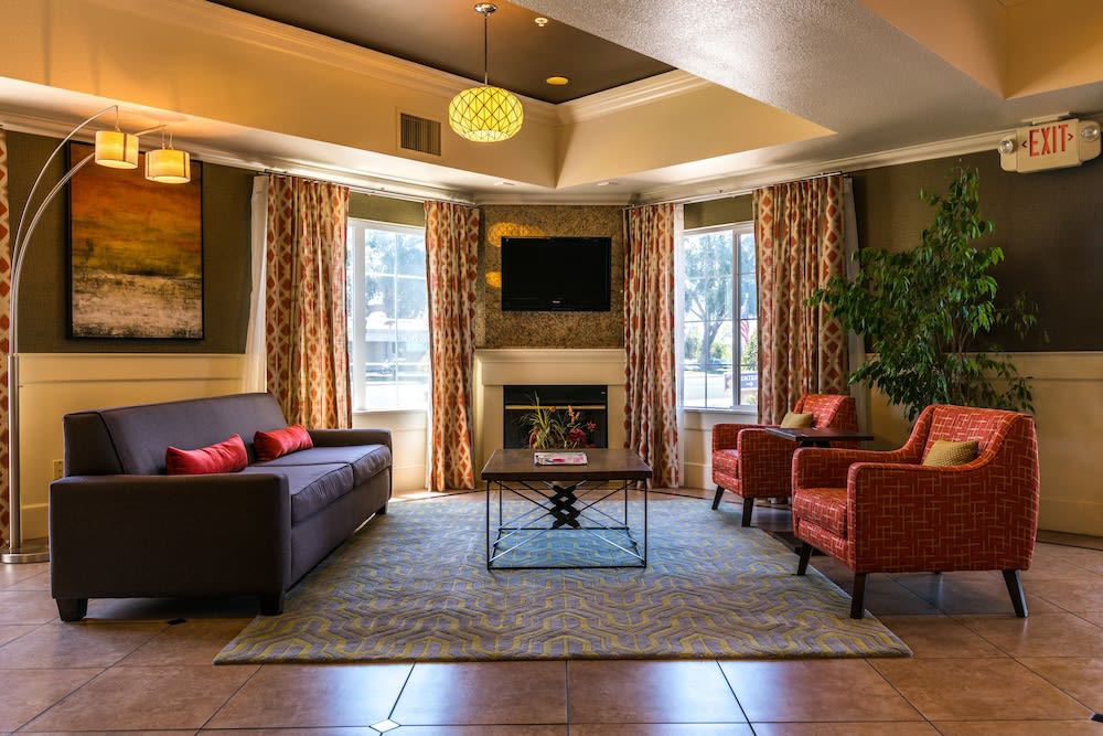 Best Western Plus Rama Inn & Suites 2