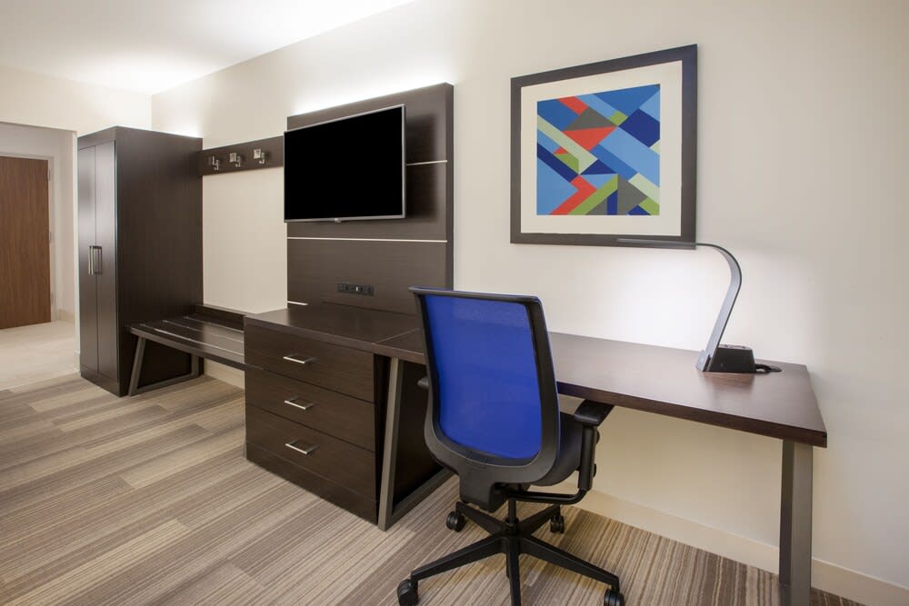 Holiday Inn Express & Suites Phoenix Dwtn - State Capitol by IHG 3