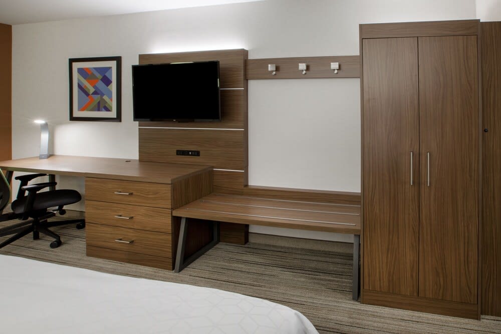 Holiday Inn Express & Suites Phoenix Dwtn - State Capitol by IHG 2