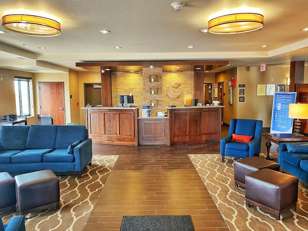 Comfort Inn & Suites 2