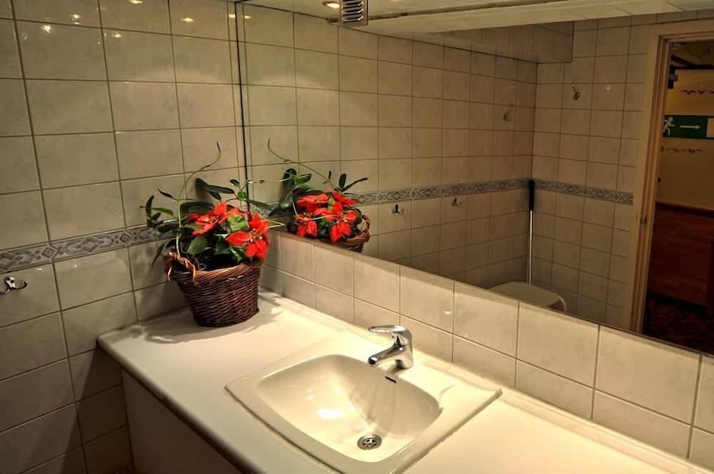 Den Röda Båten, Stockholm | Günstige Angebote | lastminute.de