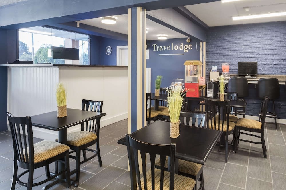 Travelodge by Wyndham Savannah Area/Richmond Hill 3