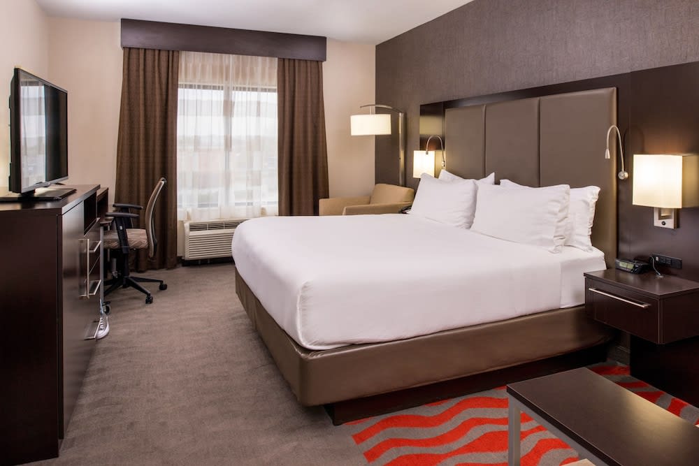 Holiday Inn Express Hotel & Suites Monroe by IHG 4