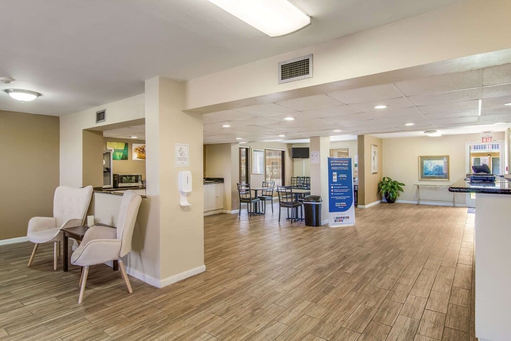 Suburban Studios Hotel Kingsland Near I-95 2