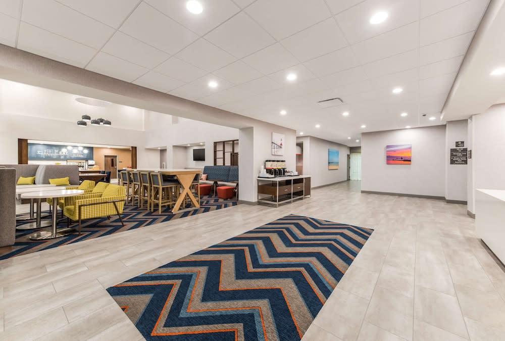 Hampton Inn & Suites Benton Harbor, MI 2