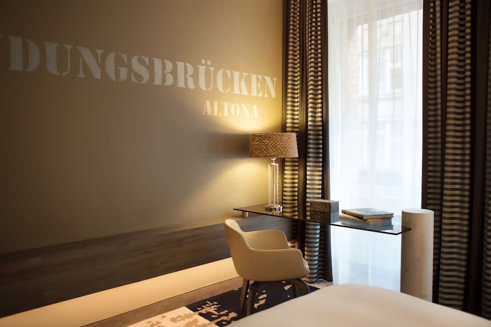 Renaissance Hamburg Hotel 5