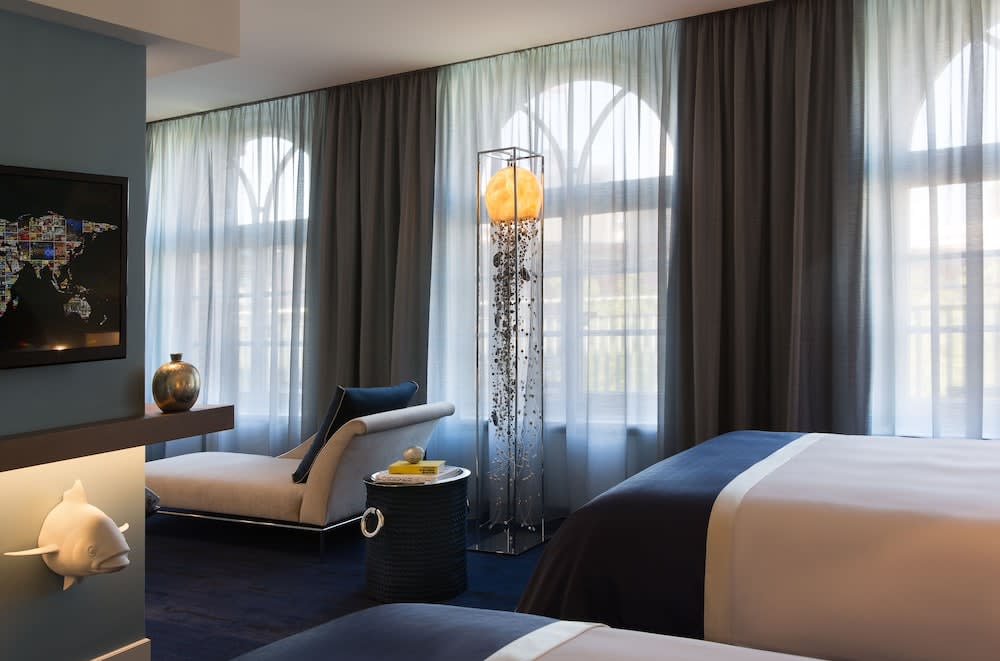 Renaissance Hamburg Hotel 4