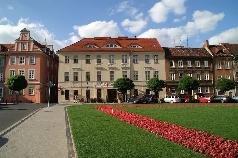 Hotel Kolegiacki 1