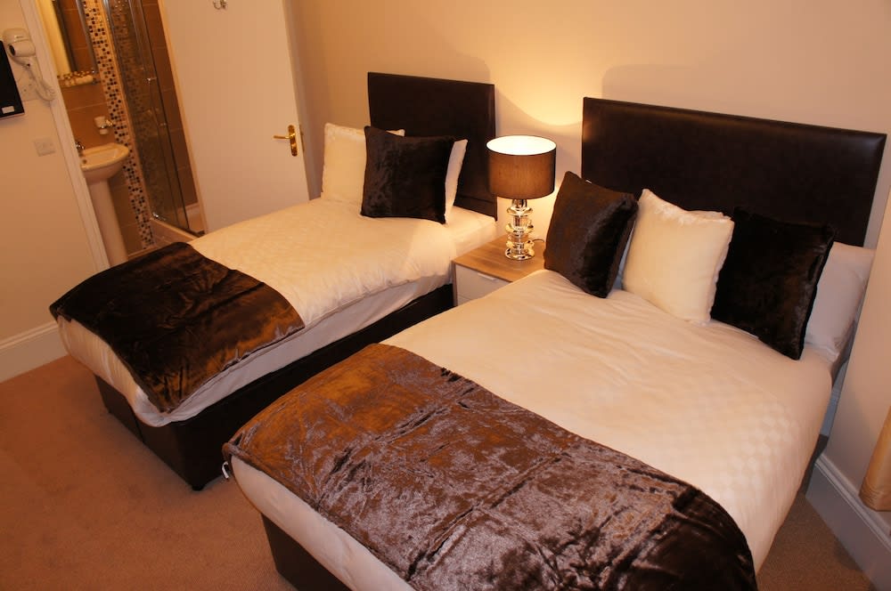 Sapphire Hotel London 3