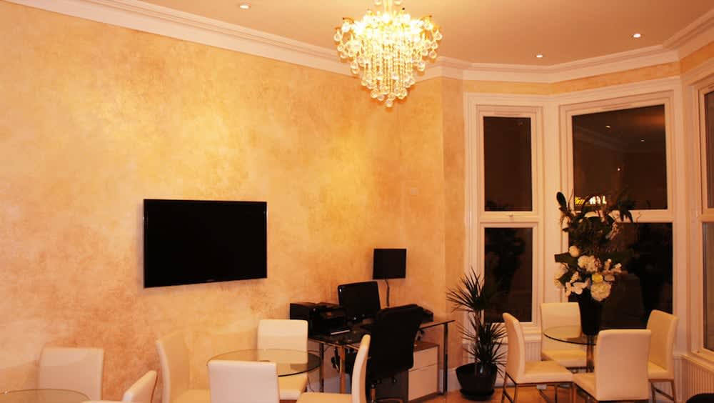 Sapphire Hotel London 2