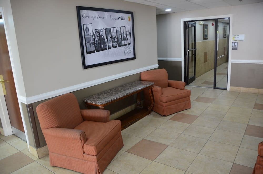 Super 8 by Wyndham Louisville/Expo Center 5