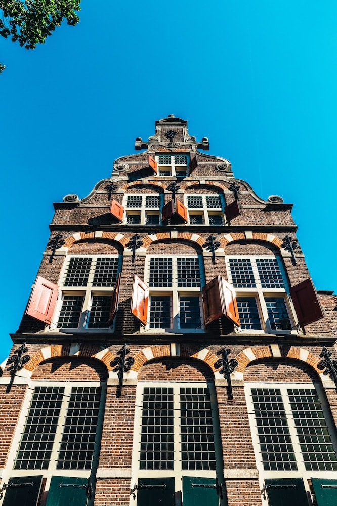 Relais & Châteaux Weeshuis Gouda 1