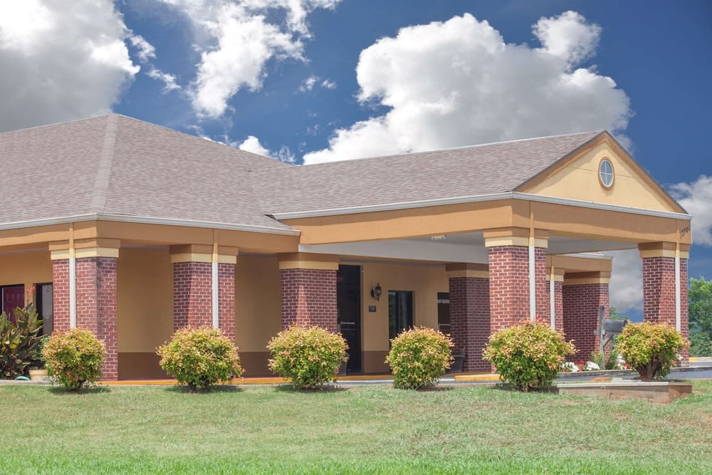 Days Inn by Wyndham Moulton 1