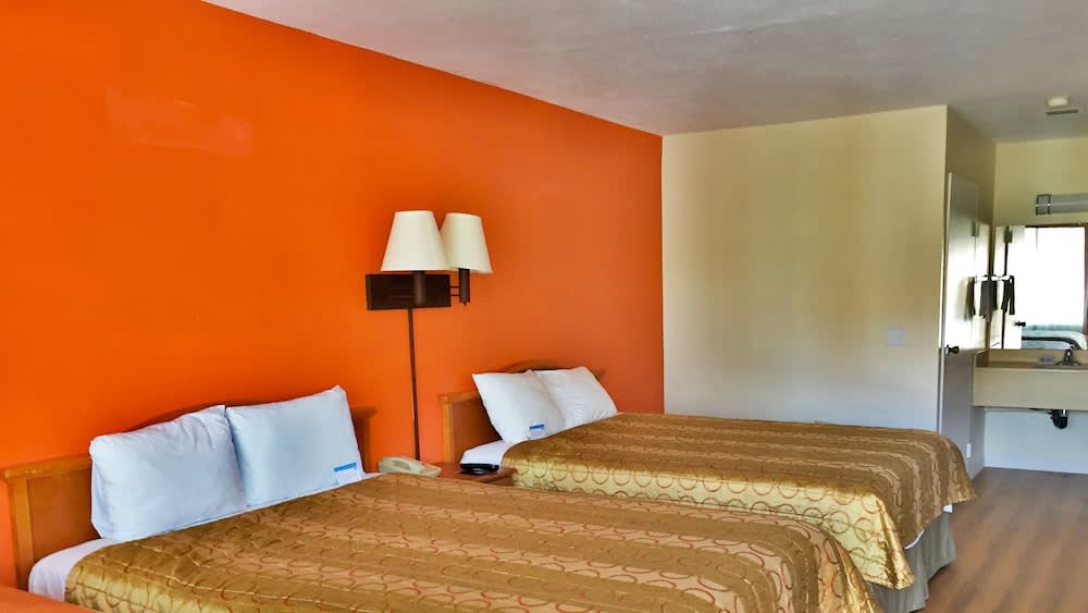 Motel 6 San Diego, CA - Southbay 2